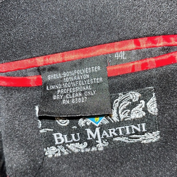 Tuxedo - Picture 7 of 7